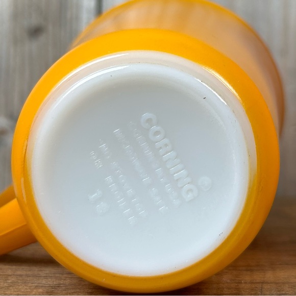 Vintage Corning Set of 4 Mugs - Picture 16 of 16